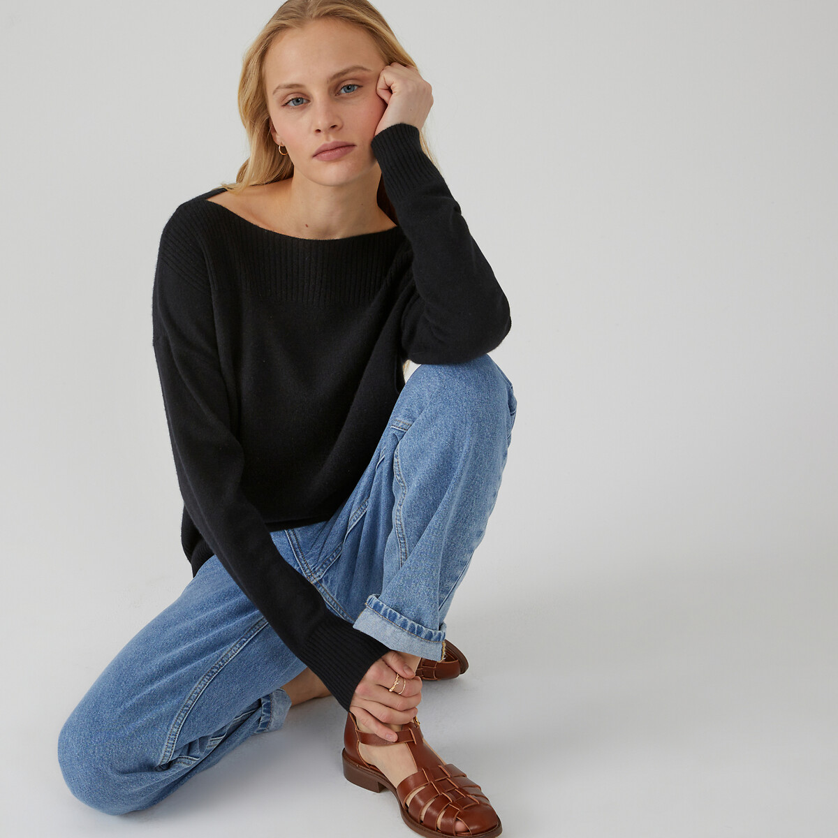 Fine Cashmere Knit Jumper with Boat Neck